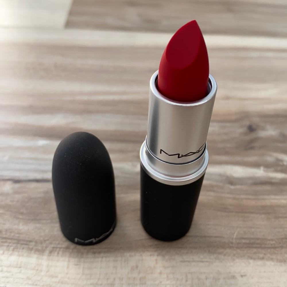 🎉🎉HOST PICK 🎉🎉 M·A·C Cosmetics Makeup Bundle - Picture 4 of 6